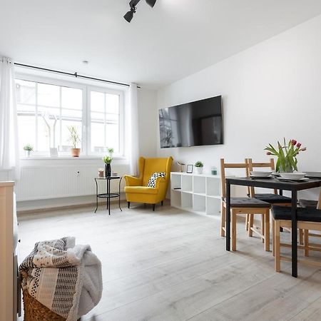 Apartmany Vlevo&Dole โรกีนีซ นัด ยีเซอโร ภายนอก รูปภาพ