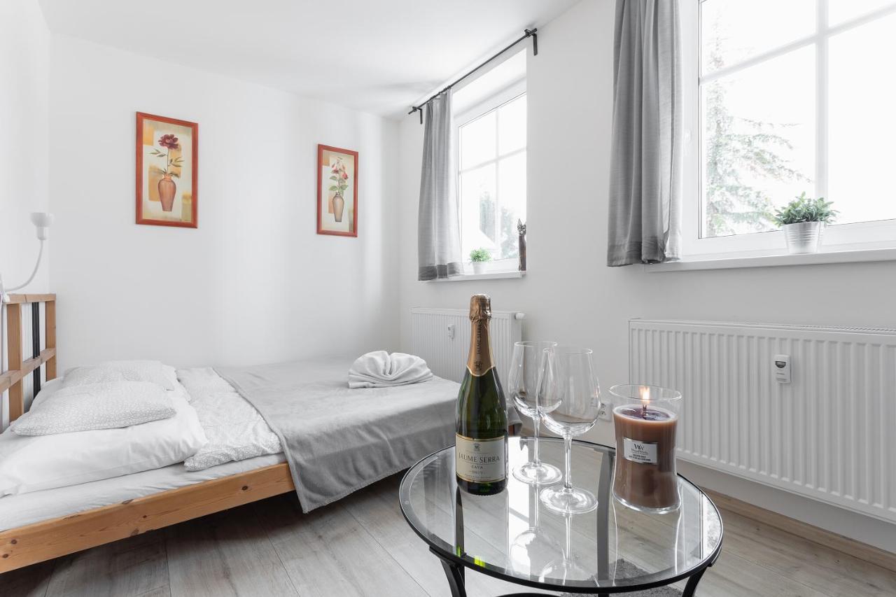 Apartmany Vlevo&Dole โรกีนีซ นัด ยีเซอโร ภายนอก รูปภาพ