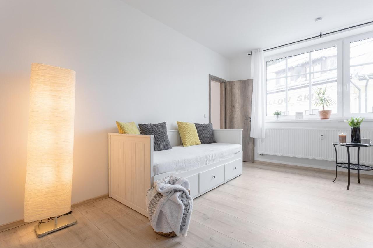 Apartmany Vlevo&Dole โรกีนีซ นัด ยีเซอโร ภายนอก รูปภาพ