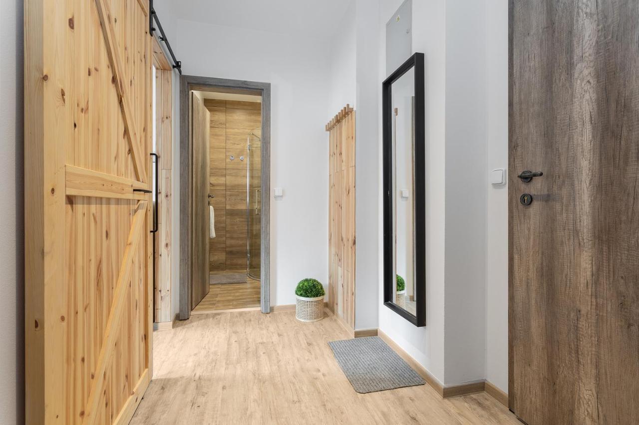Apartmany Vlevo&Dole โรกีนีซ นัด ยีเซอโร ภายนอก รูปภาพ