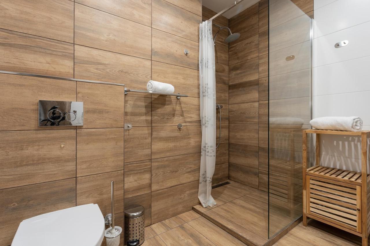 Apartmany Vlevo&Dole โรกีนีซ นัด ยีเซอโร ภายนอก รูปภาพ