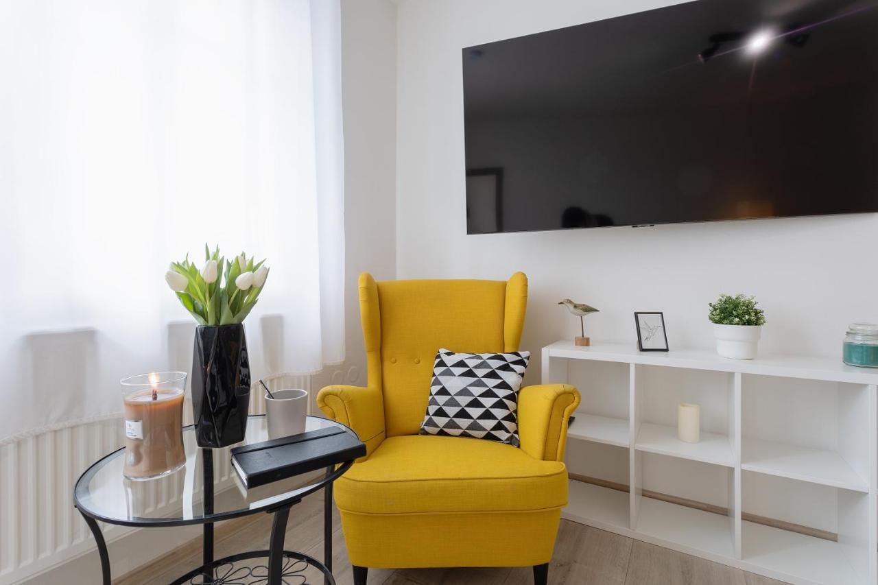 Apartmany Vlevo&Dole โรกีนีซ นัด ยีเซอโร ภายนอก รูปภาพ